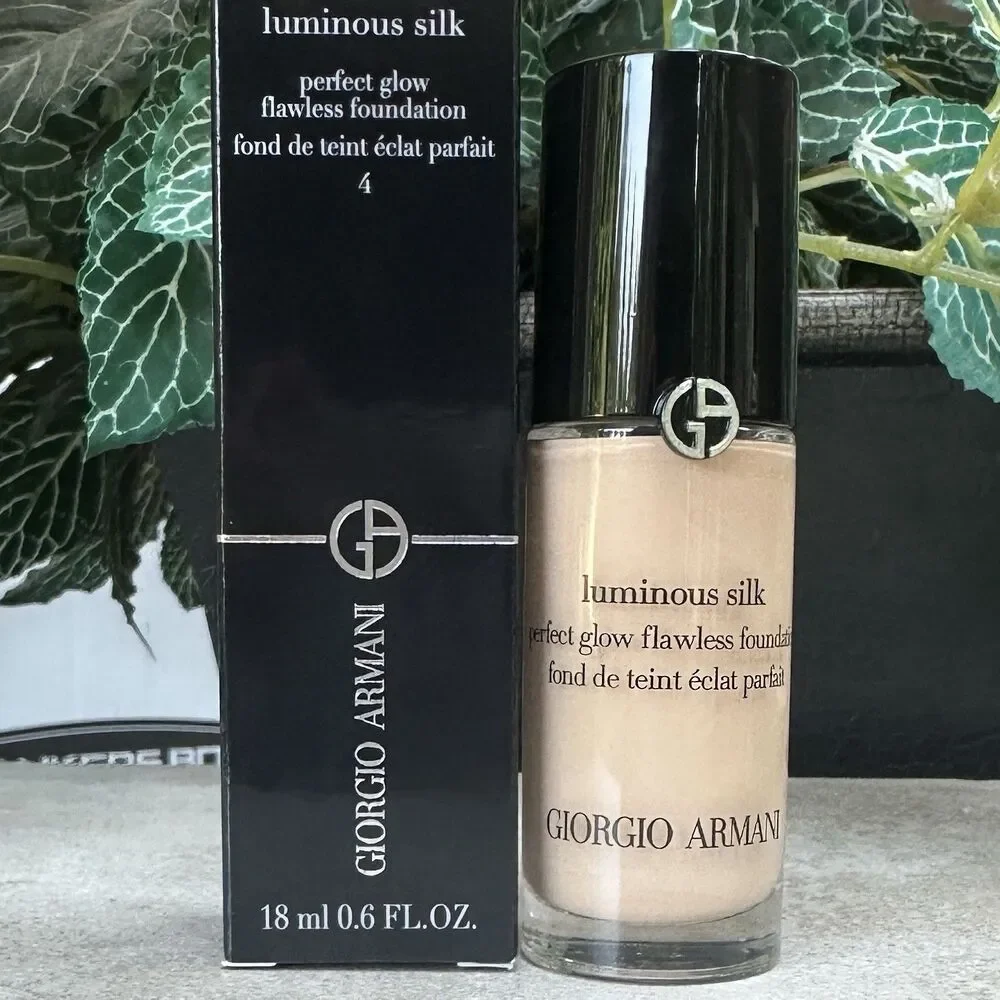 Giorgio Armani Luminous Silk Foundation ORIGINAL Formula  Shade 4 18 Ml NIB
